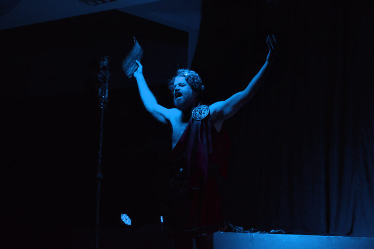 Vila da Música exibe espetáculo “Édipo-Rei, Uma Saga Nordestina”