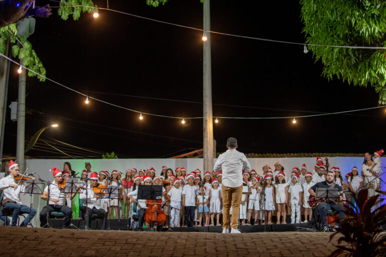 Espetáculo de Natal da Vila da Música encerra o ano letivo com emoção e sensibilidade